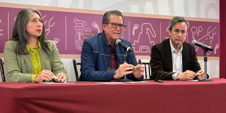 El gobernador esperaba a los manifestantes. Se les hizo el planteamiento para ser atendidos: Feliciano Castro