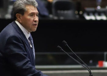 “No vamos a admitir injerencia ni intervención militar”, dice Monreal tras declaraciones de Marco Rubio