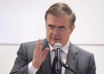Ebrard y ministra de Comercio de Canadá conversan sobre amenaza de aranceles de Trump