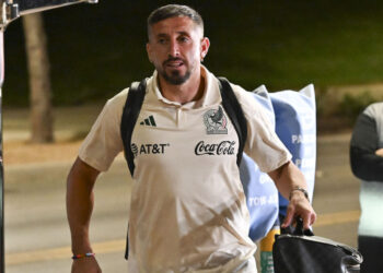 Héctor Herrera llega a la Ciudad de México para reportar con Toluca