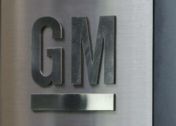 Ebrard asegura que General Motors no se irá de México pese a ajustes en EE.UU.