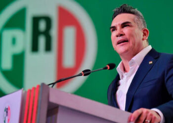 Golpe al bolsillo de los mexicanos; alarmante que el 40% del precio de gasolina son impuestos: Alito Moreno