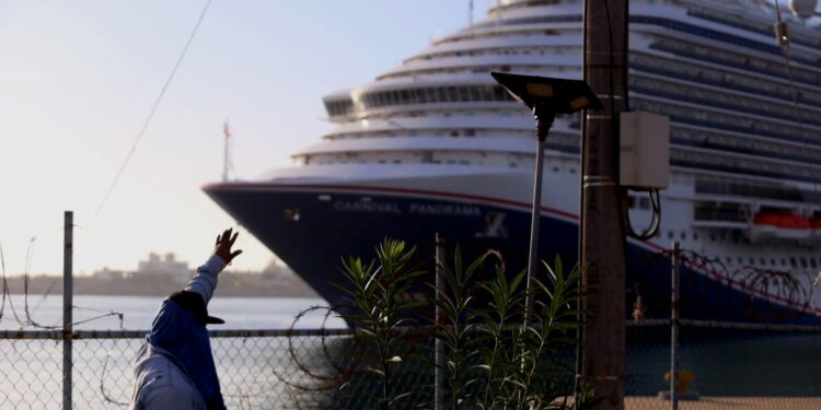 El Discovery Princess arriba a Mazatlán con más de 5 mil personas a bordo