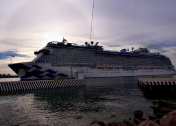 El crucero Discovery Princess arriba a Mazatlán con más de 3 mil pasajeros a bordo