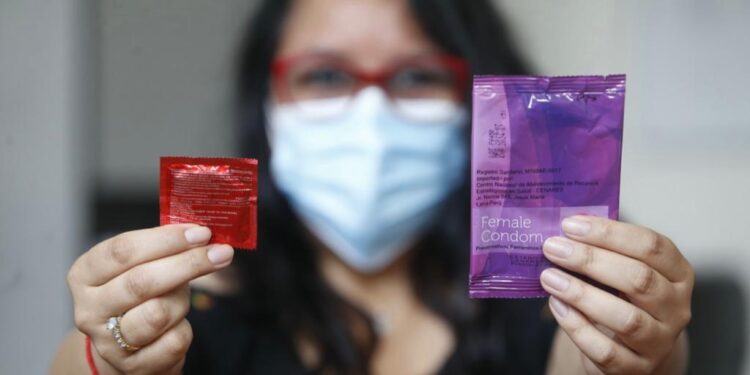 Fomentan la educación sexual y la prevención en el Día Internacional del Condón