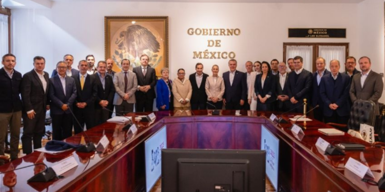 Claudia Sheinbaum se reúne con Consejo Coordinador Empresarial en Palacio Nacional