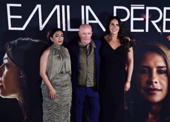 ‘Emilia Pérez’ triunfa en los premios Critics Choice, a la sombra de Karla Sofía Gascón