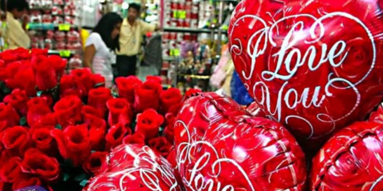 Profeco llama a comparar precios al adquirir obsequios para este 14 de febrero