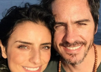 Aislinn Derbez le responde a Mauricio Ochmann por culpar a “De viaje con los Derbez” de su separación