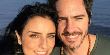 Aislinn Derbez le responde a Mauricio Ochmann por culpar a “De viaje con los Derbez” de su separación