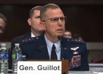 EE.UU. reconoce aumento de vuelos espía en México