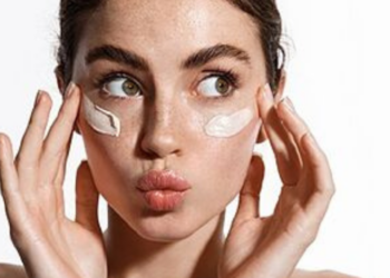 Beneficios y contras de usar protector solar con maquillaje, de acuerdo con expertos