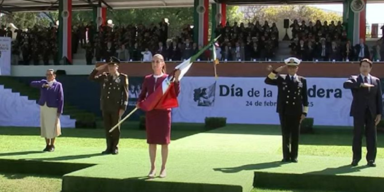 México no aceptará intervenciones desde el extranjero, afirma Sheinbaum en el Día de la Bandera