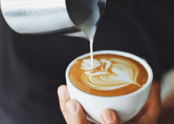 ¿Es malo tomar café si tengo daño en los riñones?
