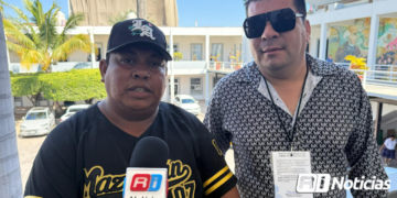Músicos de Mazatlán acuden al Palacio para tramitar permisos por Carnaval