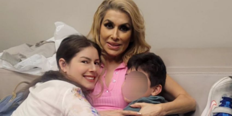 Acusan a la hija de Dulce y a su esposo de firmar presentaciones cuando la cantante “Estaba al borde de la muerte”