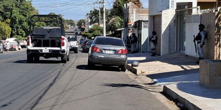 Militares y Guardia Nacional aseguran inmueble en la colonia Miguel Hidalgo