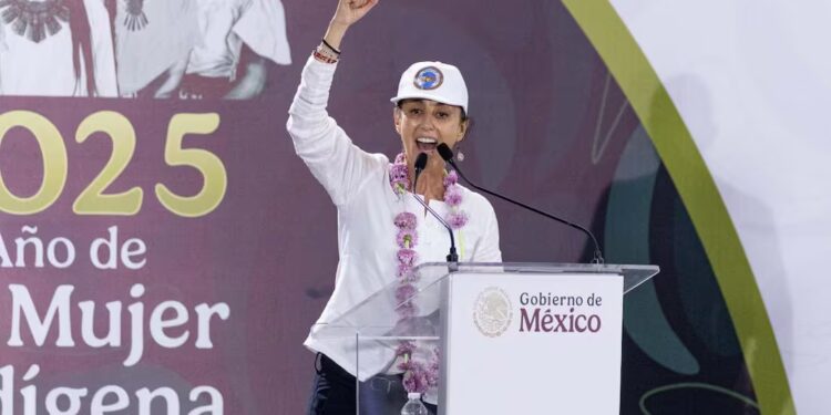 “¡Que nadie nos vea de arriba abajo!”, reitera Sheinbaum; desea pronta recuperación al Papa Francisco