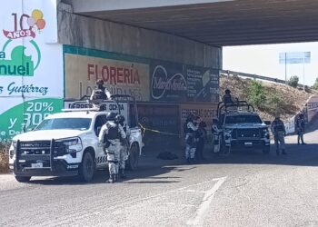 Embolsado y con mensaje en cartulina localizan un cadáver en Costa Rica, Culiacán