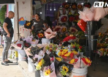 Aumentan ventas por el Día del Amor y la Amistad en el primer cuadro de Mazatlán