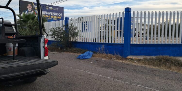 Encuentran a hombre asesinado afuera de la UAS en Costa Rica, Culiacán