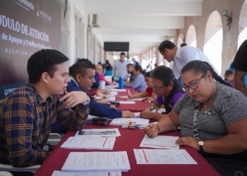 Habilitan módulo de apoyos y créditos preferenciales para comerciantes y músicos en Mazatlán