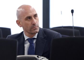 Por delito de agresión sexual tras beso a Hermoso: Rubiales, CONDENADO a 18 meses de multa y NO VA A LA CÁRCEL