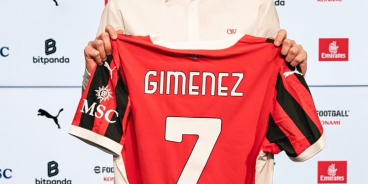 ¡Efecto Bebote! Jersey del Milan rompe récord y Santiago Gimenez lidera las ventas