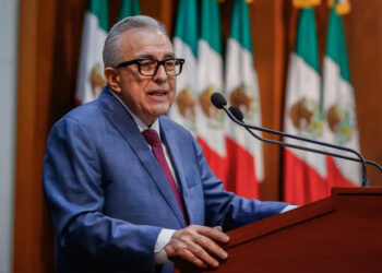 Rubén Rocha anuncia construcción de Facultad de Medicina en Guasave