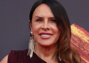 Karla Sofía Gascón asistirá a los Óscar con el respaldo de Netflix, afirma Variety