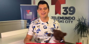 Hallado sin vida en un hotel y una mujer detenida, las claves de la muerte del periodista mexicano Adán Manzano