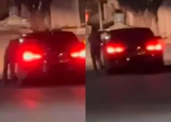 Conductora “arrastra” a hombre con su coche tras discutir en Chihuahua