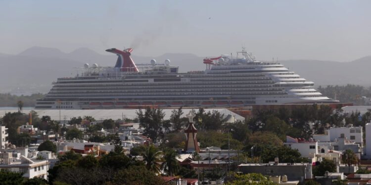 Llega el crucero Carnival Panorama a Mazatlán con más de 4 mil pasajeros