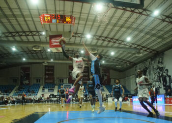 Venados Basketball sufre tercera derrota en fila en casa