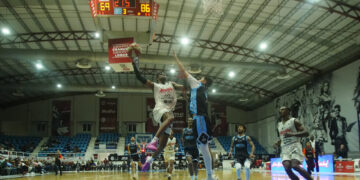 Venados Basketball sufre tercera derrota en fila en casa