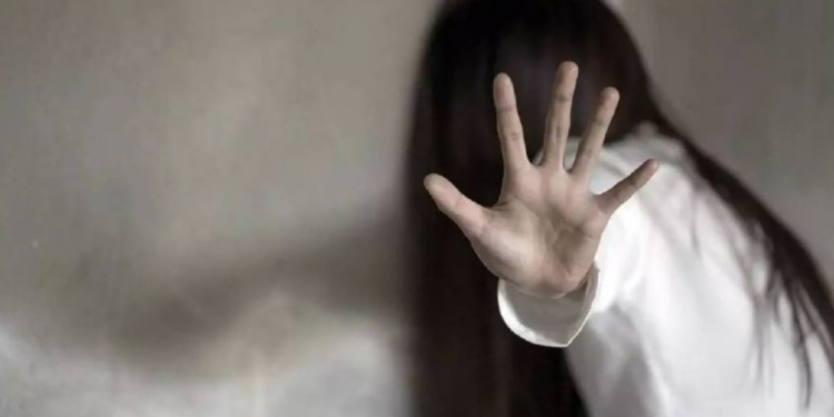 Dan 54 años de prisión a maestro por abusos sexuales contra 5 adolescentes de secundaria