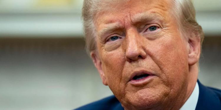 Mañana habrá aranceles del 25% a México y Canadá: Trump