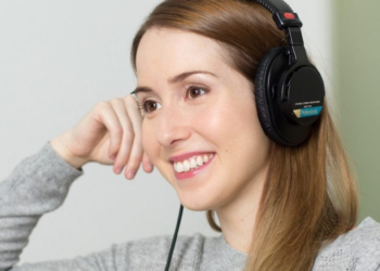 ¿Escuchas música a todo volumen? Así puedes estar afectando tu audición sin darte cuenta