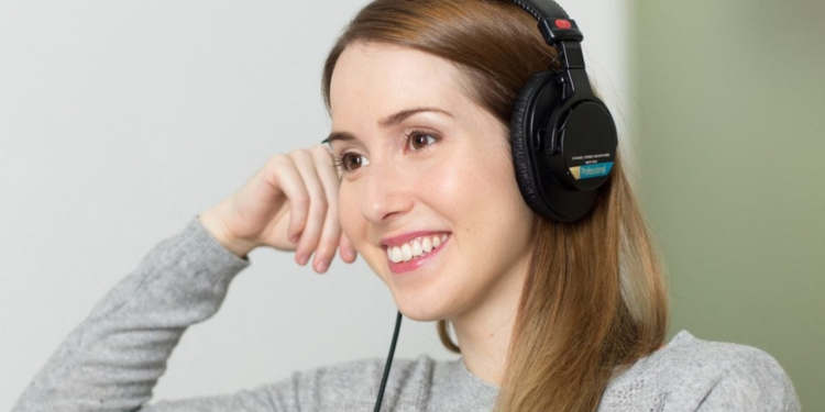 ¿Escuchas música a todo volumen? Así puedes estar afectando tu audición sin darte cuenta