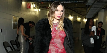 Belinda es acusada por supuesto plagio del icónico vestuario que uso en Premios Lo Nuestro