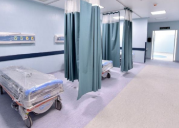 Muere mujer al realizarse tratamiento estético en las cejas; investigan posible negligencia médica