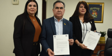 Jesús Madueña solicita formalmente ante la Secretaría del H. Consejo Universitario su deseo de reelegirse para continuar un periodo más al frente de la UAS