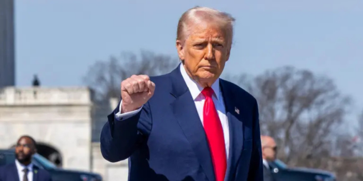 EE.UU. va por prohibir la entrada de cubanos, venezolanos y otras 41 nacionalidades