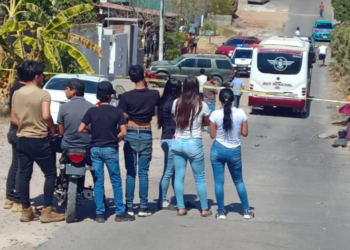 Motociclista muere tras impactarse con un camión urbano en Culiacán