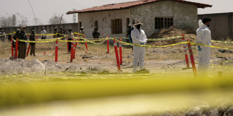 Por qué el caso de Teuchitlán no se puede comparar con Ayotzinapa, según el gobierno de Sheinbaum