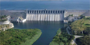 EE.UU. construye un muro sobre canal del río en Tijuana pese a tratados que lo impedían