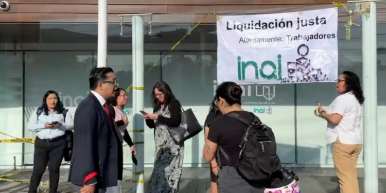 Sheinbaum confirma que algunos trabajadores del INAI serán liquidados y otros seguirán en Secretaría Anticorrupción