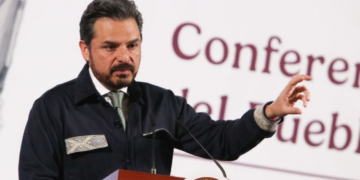 Desmiente Claudia Sheinbaum salida de Zoé Robledo del IMSS