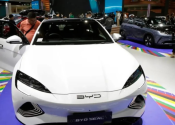 Sheinbaum afirma que inversión de automotriz china BYD en México “Nunca fue formal”