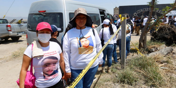 Familiares de desaparecidos piden participación en reformas de Sheinbaum